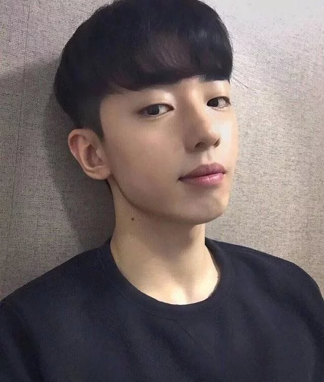 屈婵岩晨
